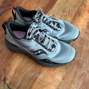 Saucony Peregrine 12 women’s runners